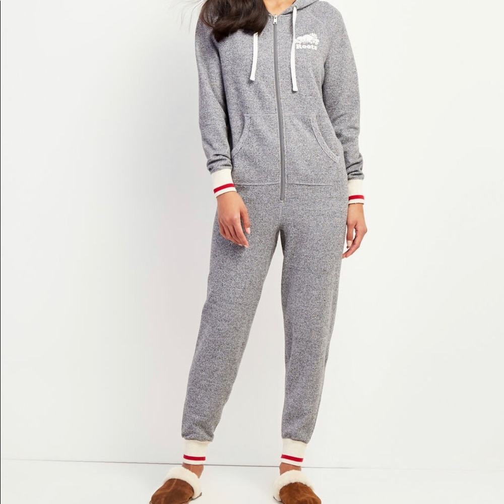 Roots Cabin Onesie Lounge Pajamas Gray Red & White Medium Made in Canada